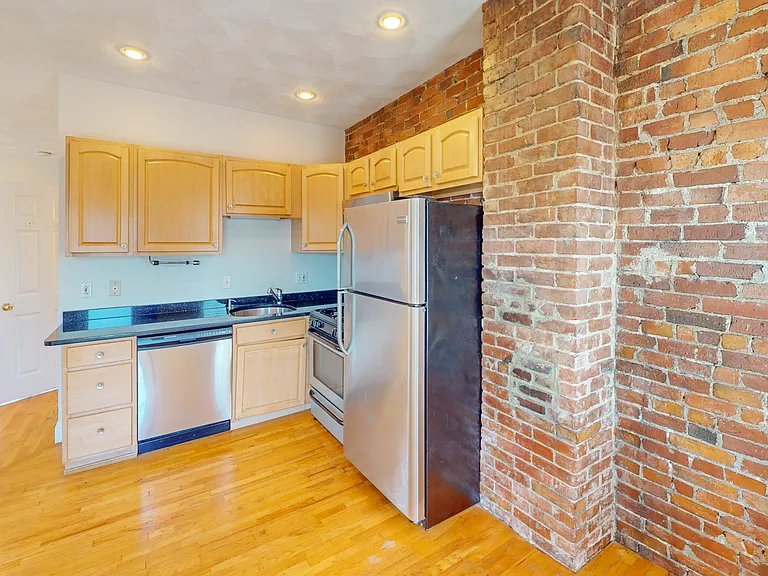 1 Henderson Ave #2 — Photo 3