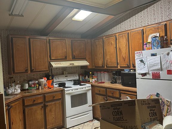4th image of 16308 B Street E #33