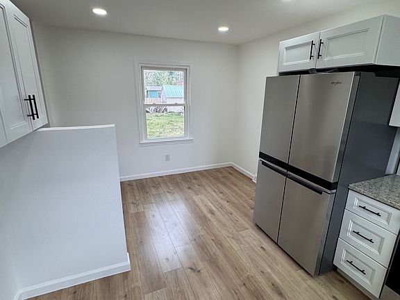 5th image of 628 Cherry St