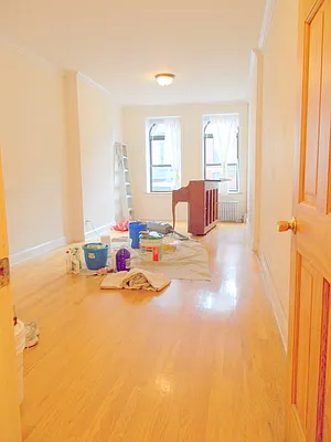 Rented by Citiburg Realty Solutions LLC | media 21