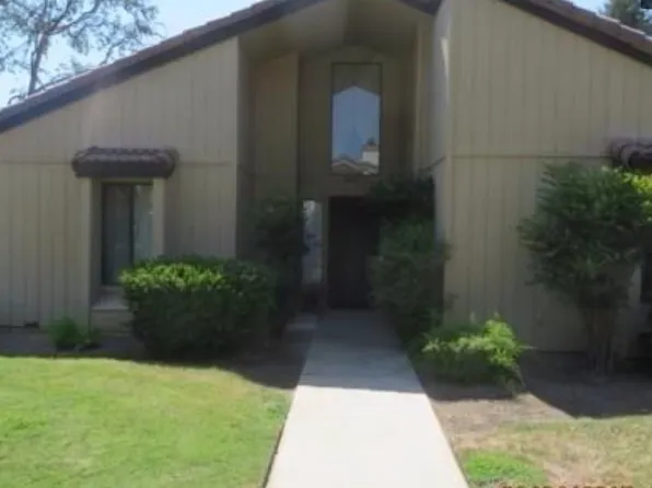 1912 Cougar Ln, Clovis, CA 93611