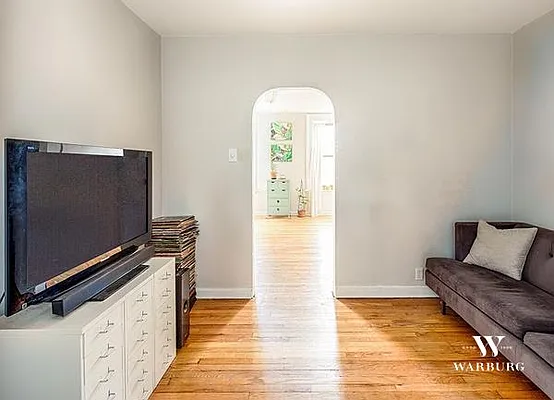 Rented by Warburg | media 22