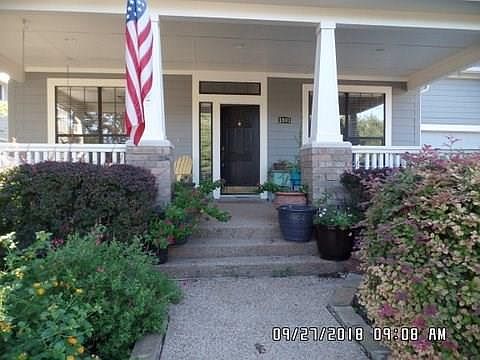 2nd image of 1801 Victoria Cir