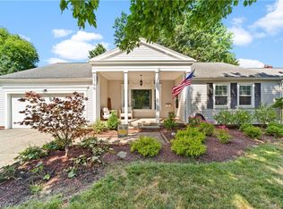 2746 Tonawanda Dr, Rocky River, OH