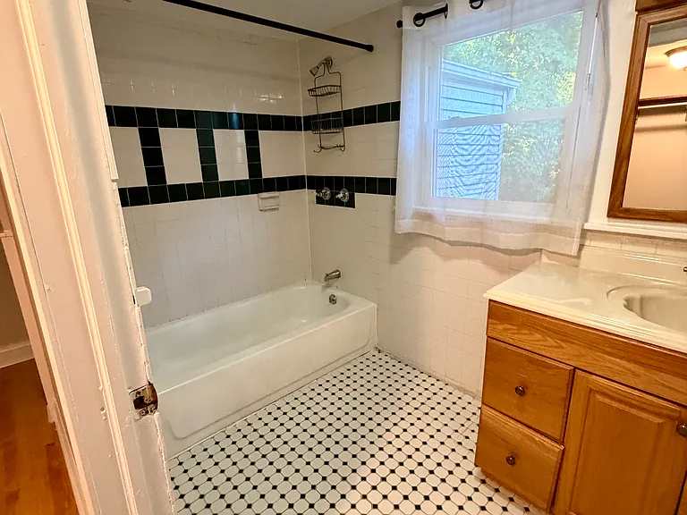 254 Sloan Ave — Photo 11