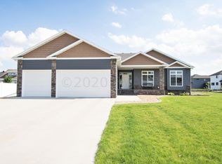 6712 Ashwood Loop S, Fargo, ND 58104