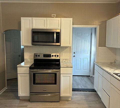 5th image of 2815 Olive St