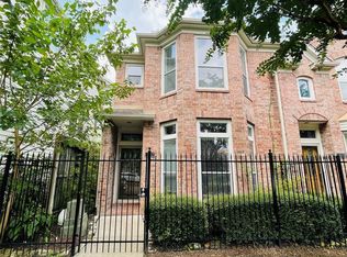 1917 Calumet St, Houston, TX 77004