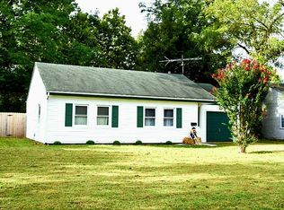 2422 E Meadowmere St, Springfield, MO 65804