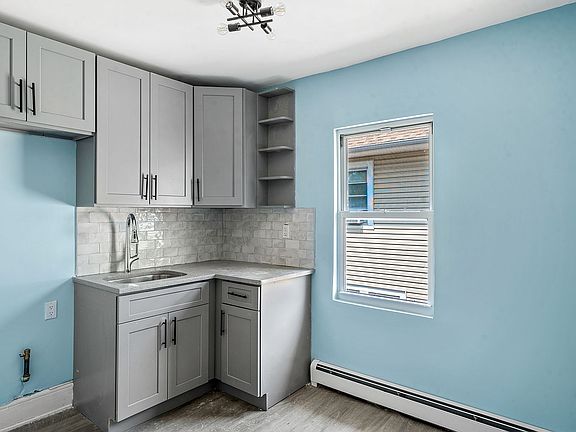 5th image of 157 Greeley Ave #1