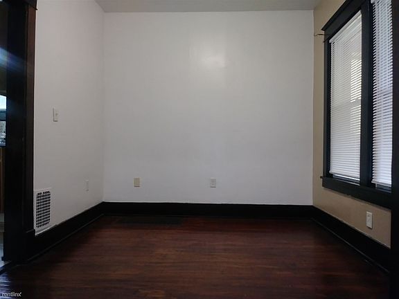8450 Dersam Dining Room 2
