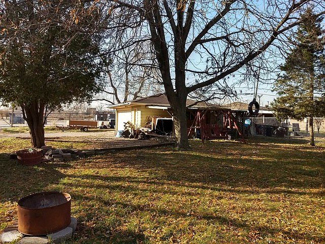 2nd image of 15948 Lathrop Ave