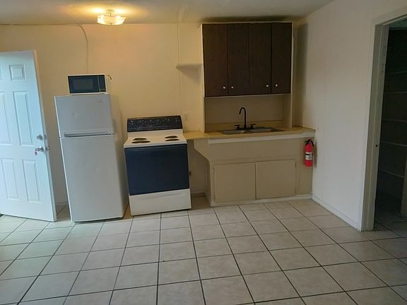 5th image of 715 W G Ave APT 2