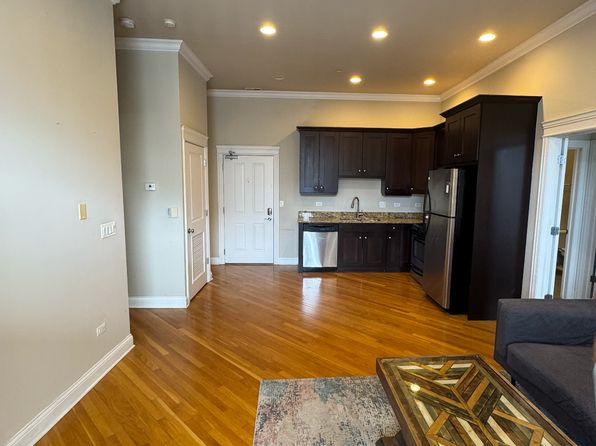 2730 N Ashland Ave APT 205