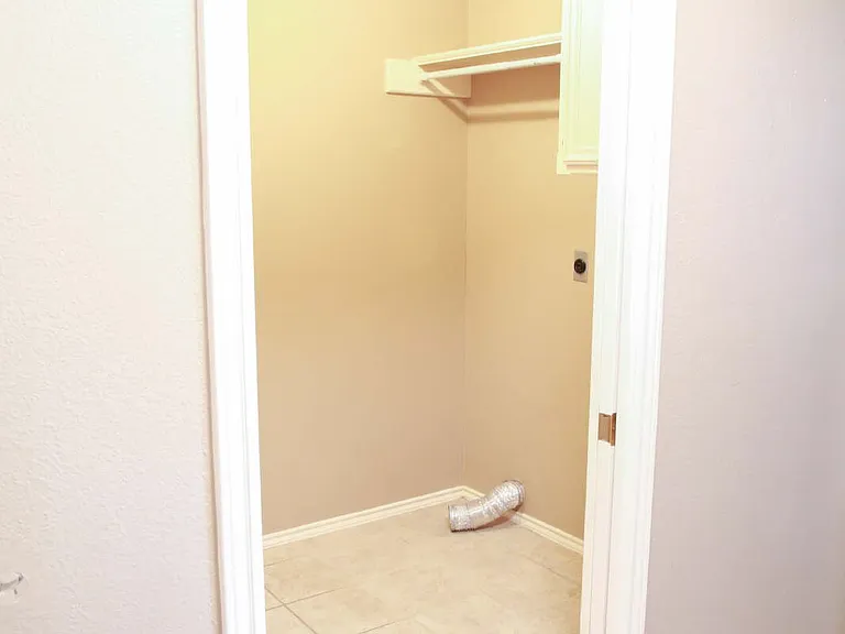 9705 Abbeville Ave — Photo 14