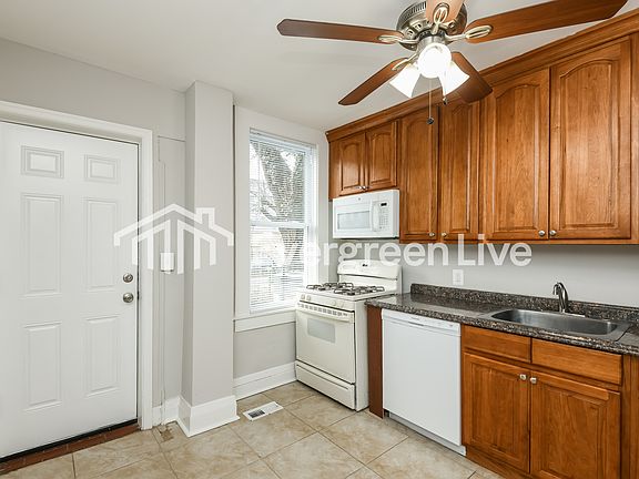 3rd image of 2837 Pelham Ave