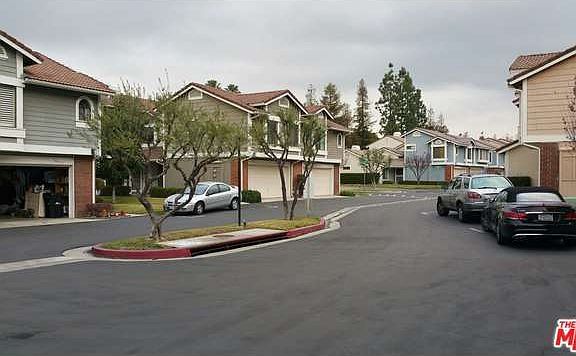 2nd image of 2005 Silver Hawk Dr #1