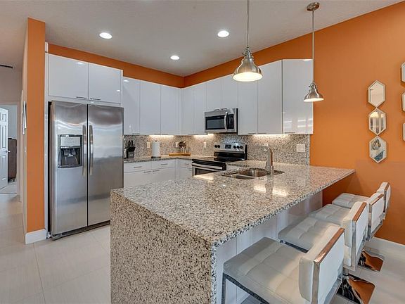 3rd image of 1522 Retreat Cir