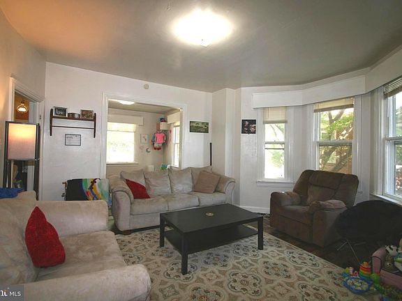 5th image of 330 Westside Ave