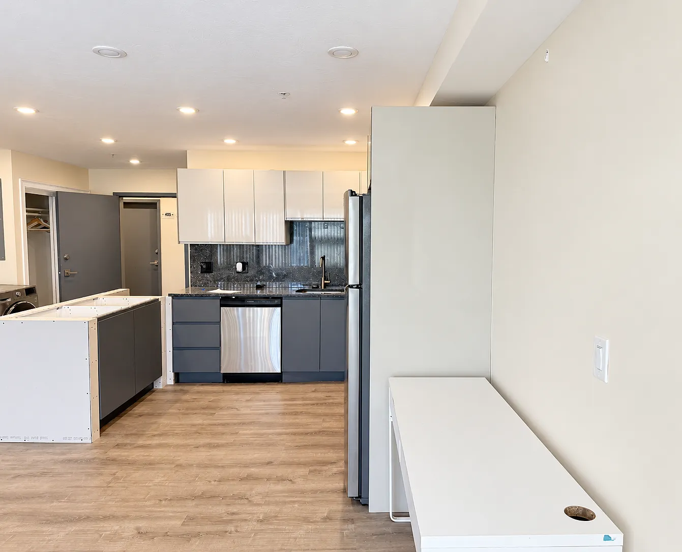 Studio, 450 sqft, $2,600 — Photo 1