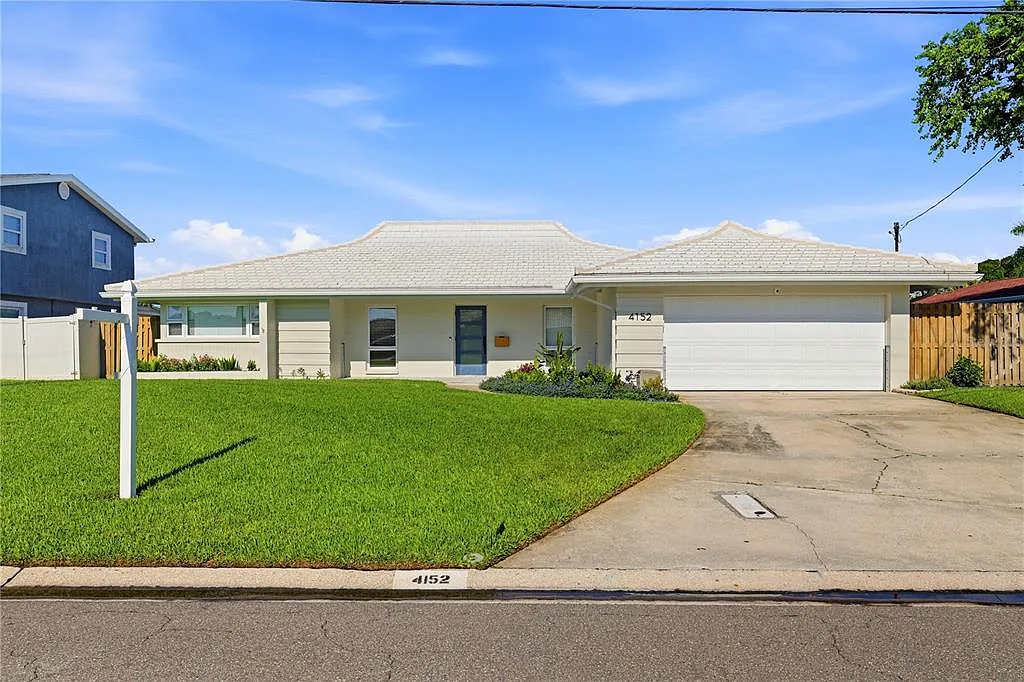 3 bed, 2.0 bath, 1439 sqft, $6,800 — Photo 3