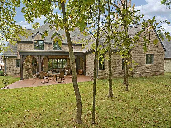 2nd image of 1480 Winding Wood Cir N