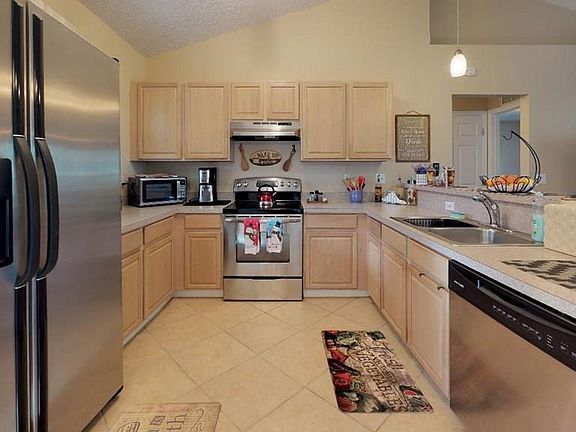 3rd image of 4 Reindeer Ln