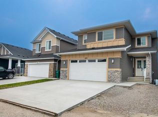 495 SW Rivercrest Vw, Cochrane, AB T4C2W9