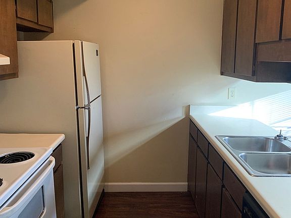 5th image of 419 Evans Mill Cir #B