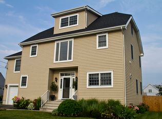 11 Garden Way, Sea Bright, NJ 07760