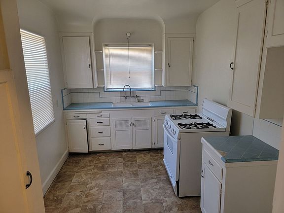 4th image of 2120 N D St APT 8