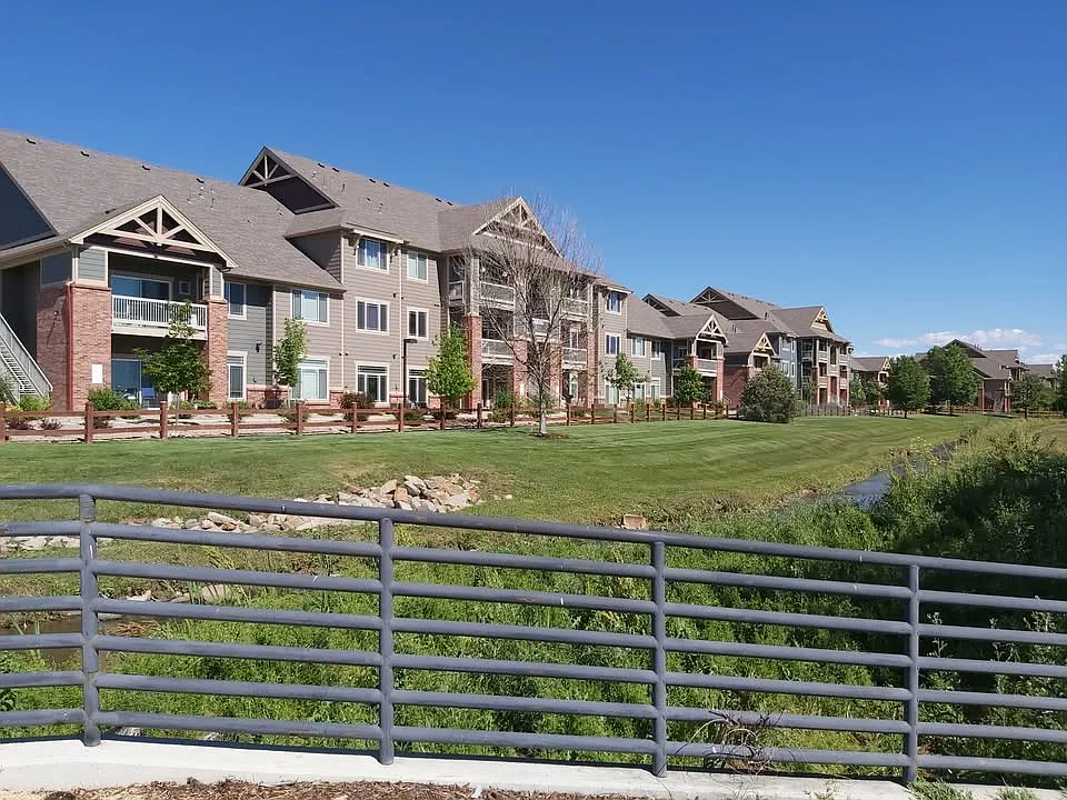 3 bed, 1302 sqft, $2,275 — Photo 3