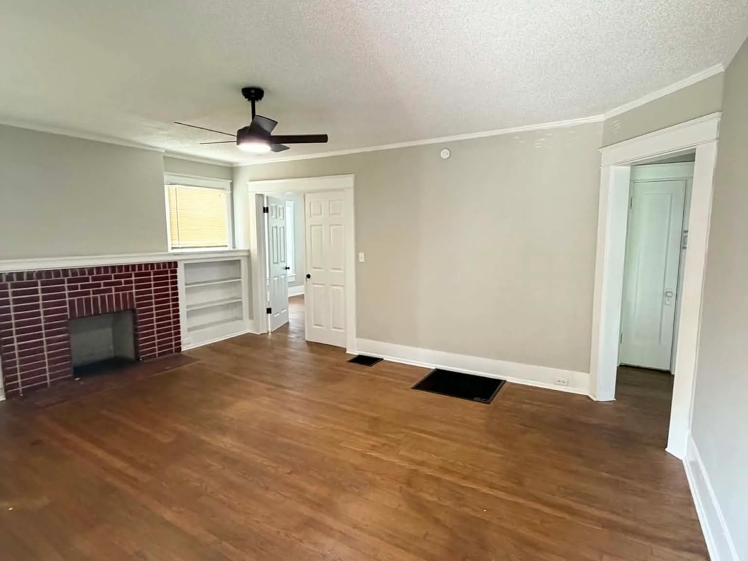 3 bed, 1019 sqft, $1,200 — Photo 2
