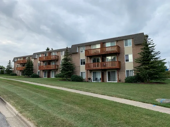 425 Shawmut Blvd NW, Grand Rapids, MI 49504
