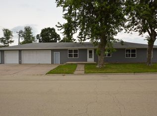 205 W Kelly St, Cuba City, WI 53807