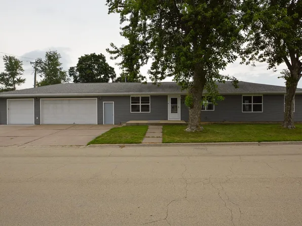 205 W Kelly St, Cuba City, WI 53807