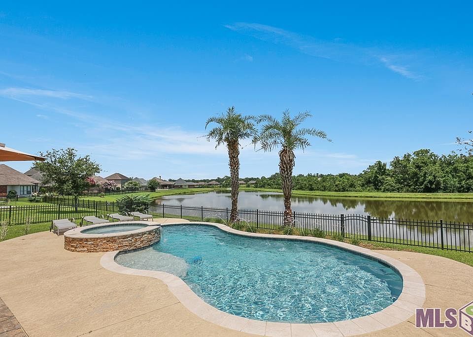 1st image of 18678 Seagull Ln