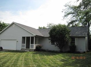 1475 Timber Ln, Camargo, IL 61919