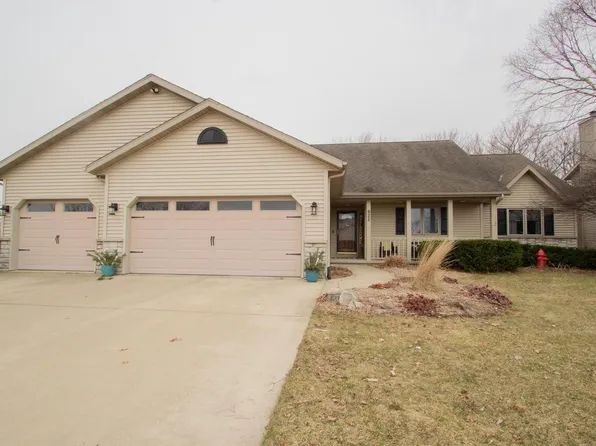 622 Green Ridge CIRCLE, Watertown, WI 53094