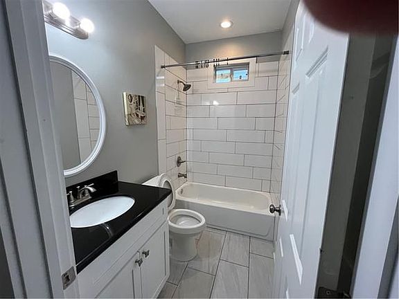5th image of 2229 Mandeville St