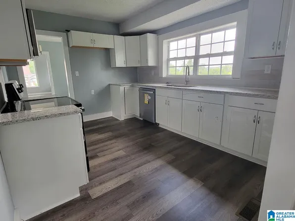 940 5th Pl W, Birmingham, AL 35204