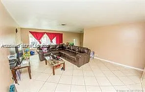 Windermere Condo Number O — Photo 3