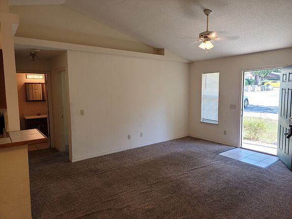 4th image of 1000 Sable Dr #A
