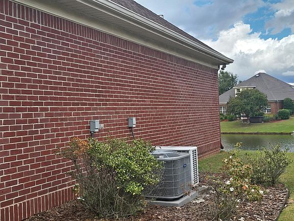 4th image of 16128 Shropshire Dr SE