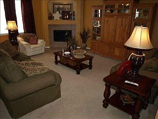 2nd image of 1940 Stonehill Dr