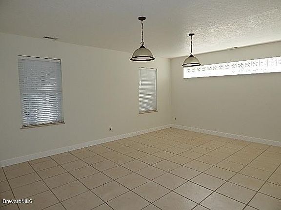 2nd image of 2005 Neptune Dr