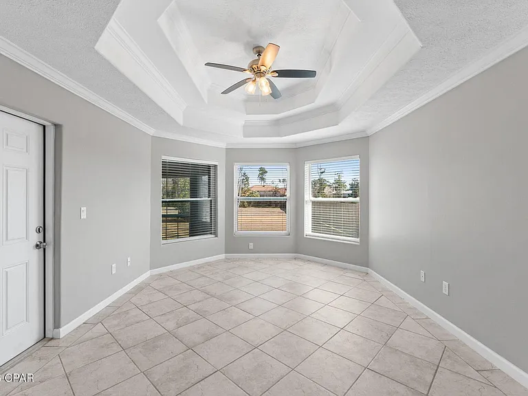 1041 Plantation Dr — Photo 6
