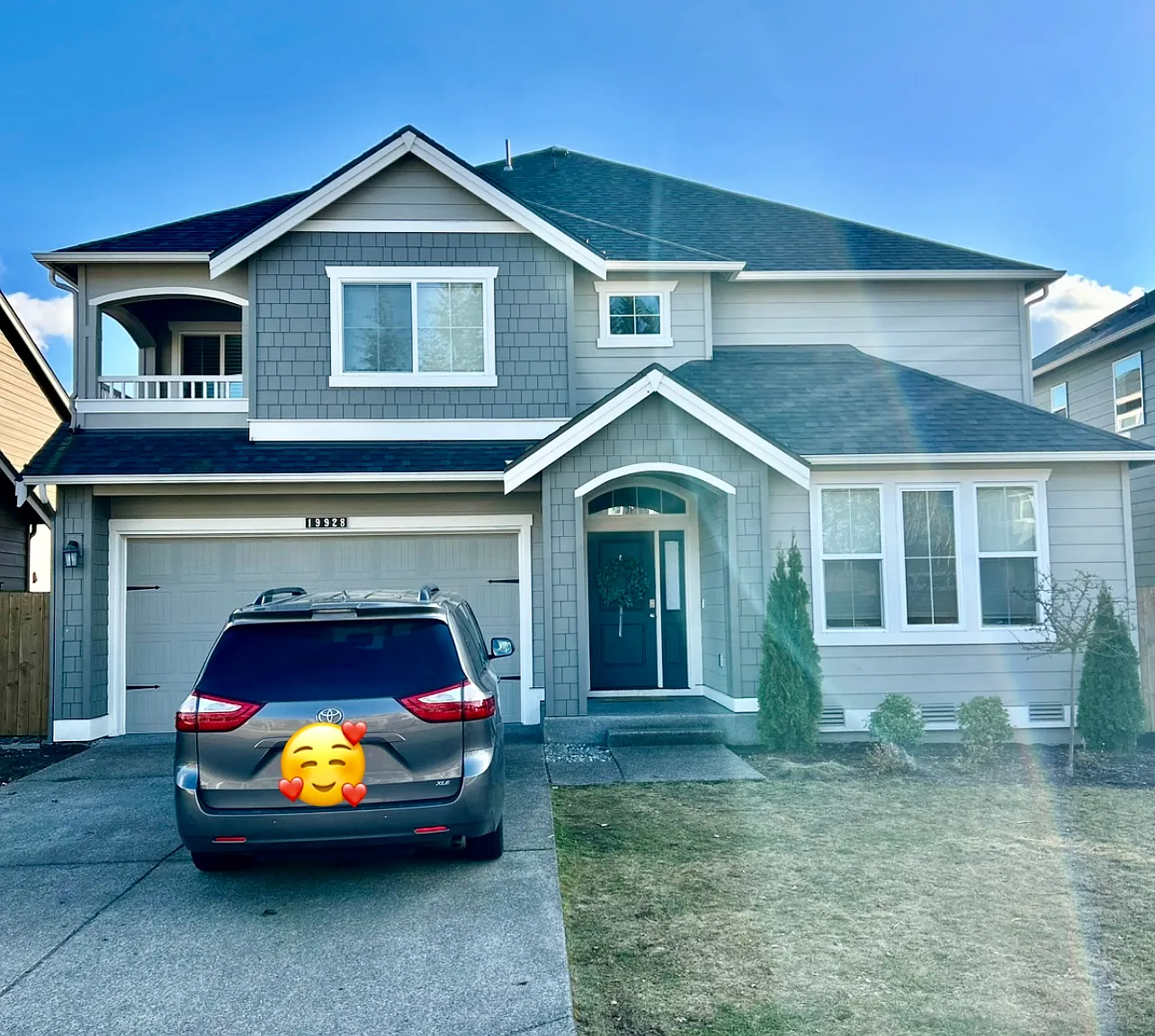 6 bed, 3267 sqft, $4,300 — Photo 1