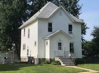 20 5th St NW, Oelwein, IA