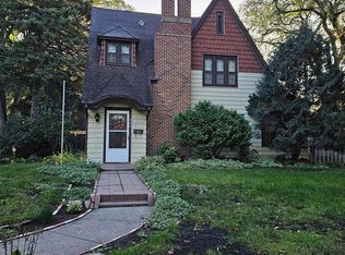 1402 9th St S, Fargo, ND 58103